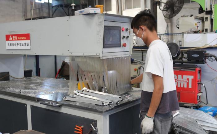 Yumeya мебел-Професионализмот ве одржува конкурентни! 3