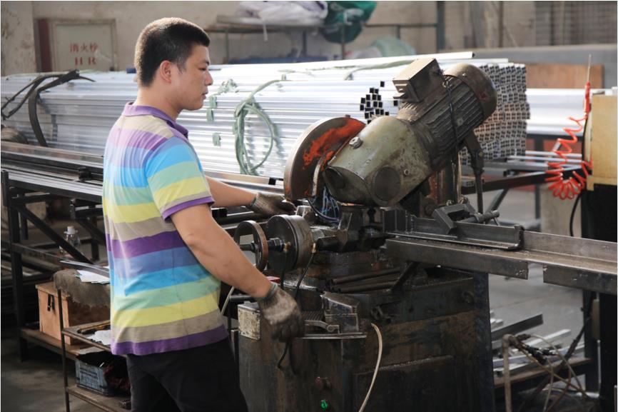 څنګه کول Yumeya د بیچ ښه کیفیت کرسۍ تولید کړئ؟ 4