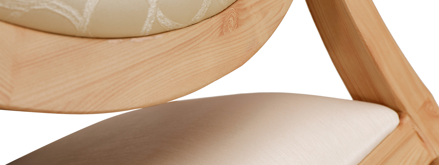 Yumeya use Tiger Powder Coat to get a clear and durable wood grain 6