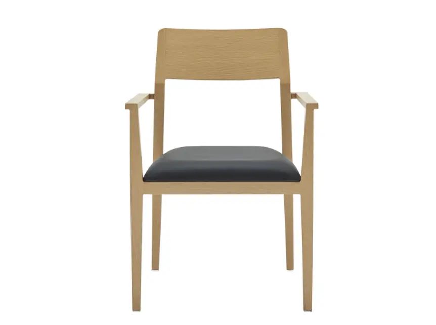 Chiavari Chairs at Wedding: Elevating the Decor 1