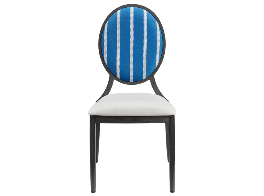 Chair for Wedding Couple: Creating a Special Moment 1