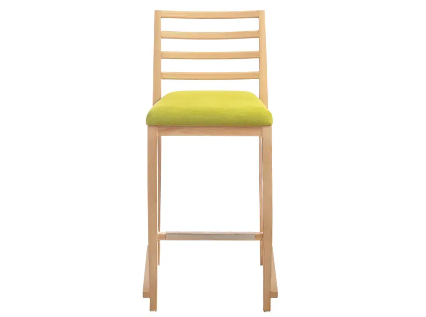 Choosing the Right Material for Your Wedding Chairs 1
