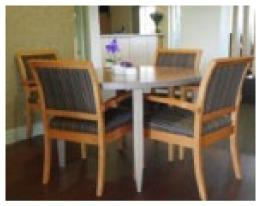 Vad är den idealiska höjden på fåtöljer för äldre? 3